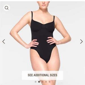 SKIMS SEAMLESS SCULPT THONG BODYSUIT Size S/M